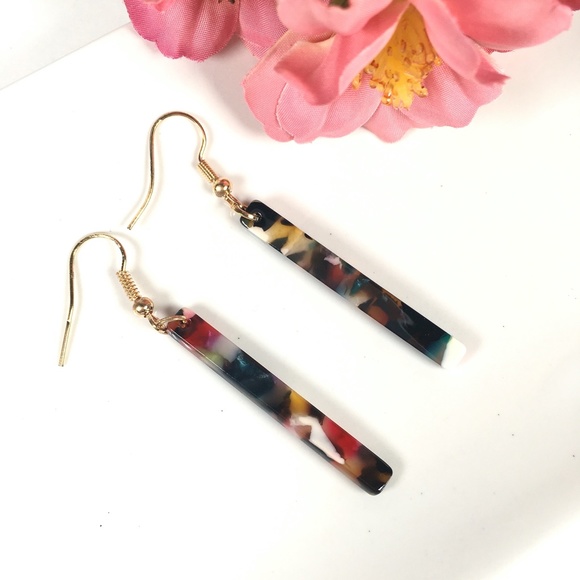 Multicolored Tortoise Shell Bar Minimalist Dangle Earrings (Dark) - Picture 4 of 4